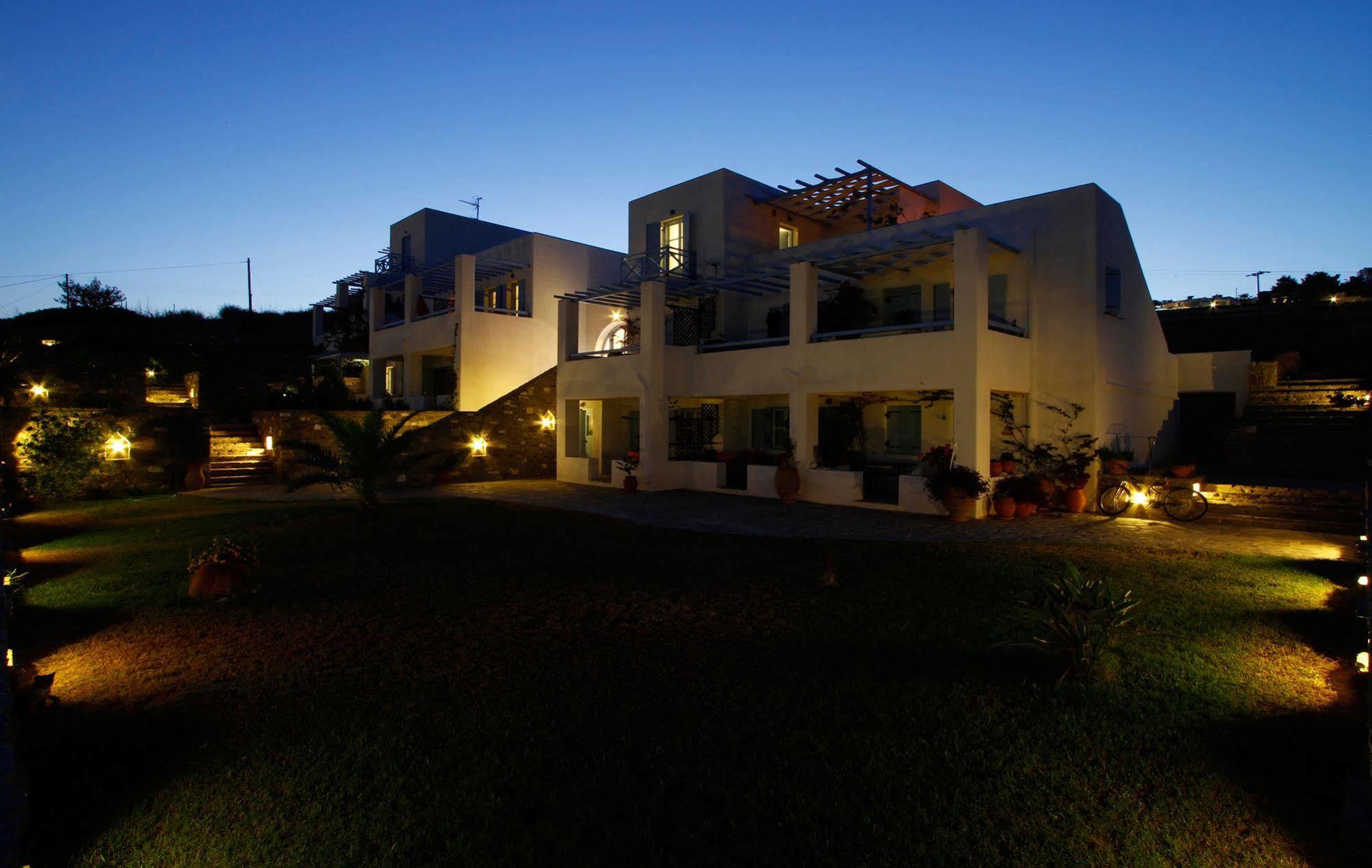 Paros Paradise Apartments Екстер'єр фото